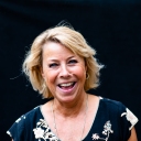 Gospel giver mig tro, håb og masser af kærlighed og jeg har fået en helt ny "familie" jeg altid kan regne med og som altid kan regne med mig. Gospelsange kan sætte gang i hele følelsesregistret og jeg tror det netop er det, der bringer os sammen og tæt på hinanden i koret uanset hvem vi er. Det eneste jeg fortryder er, at jeg ikke startede i et gospelkor for mange år siden. Iben (Danmark)